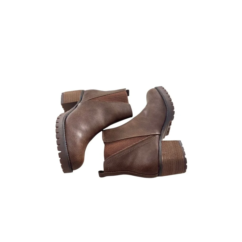 Mia‎ Jody Brown Chelsea Block Heel Boots Women 6.5 NWB Chunky Chic Luggage Style